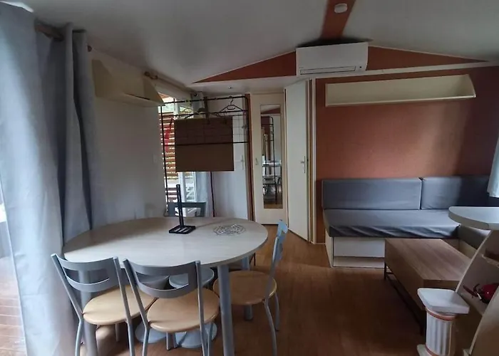 مكان تخييم M.home Confort E017 2chbr/5pers La Boissiere-de-Montaigu