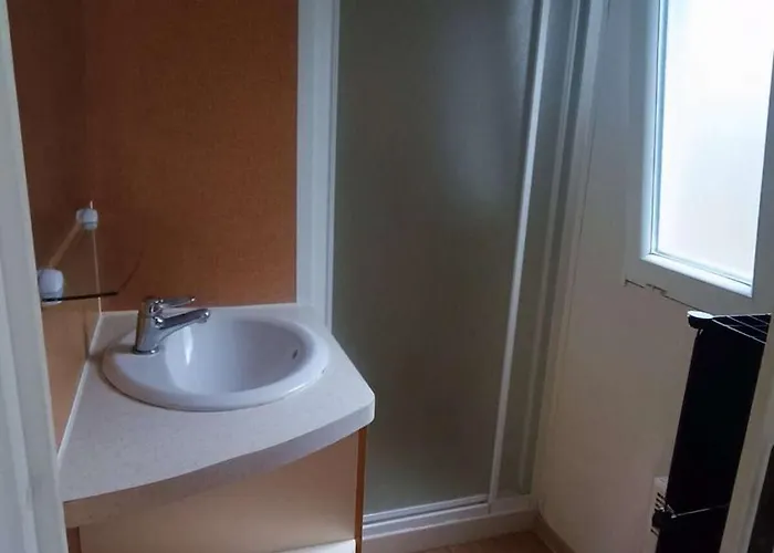 مكان تخييم M.home Confort E017 2chbr/5pers La Boissiere-de-Montaigu